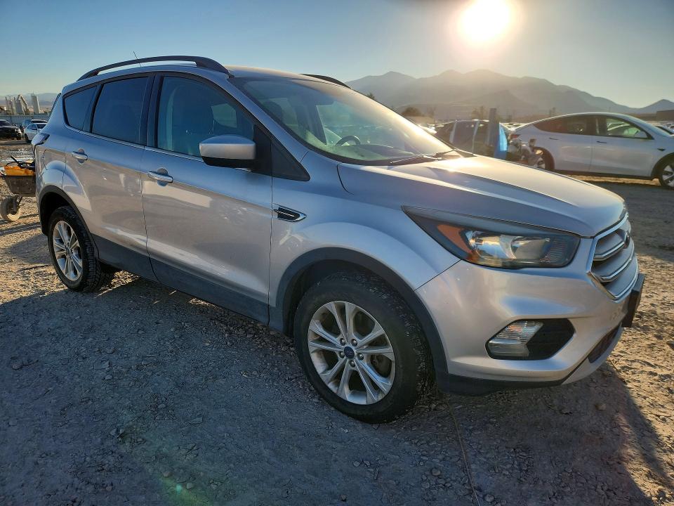 Продаж на аукціоні авто 2018 Ford Escape, vin: 1FMCU9GD7JUC60805, номер лоту: 73649456
