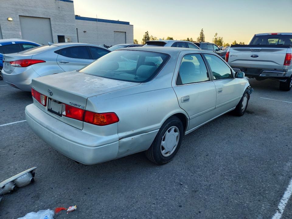 2000 Toyota Camry მანქანა იყიდება აუქციონზე, vin: 4T1BG22K4YU708377, აუქციონის ნომერი: 71693056