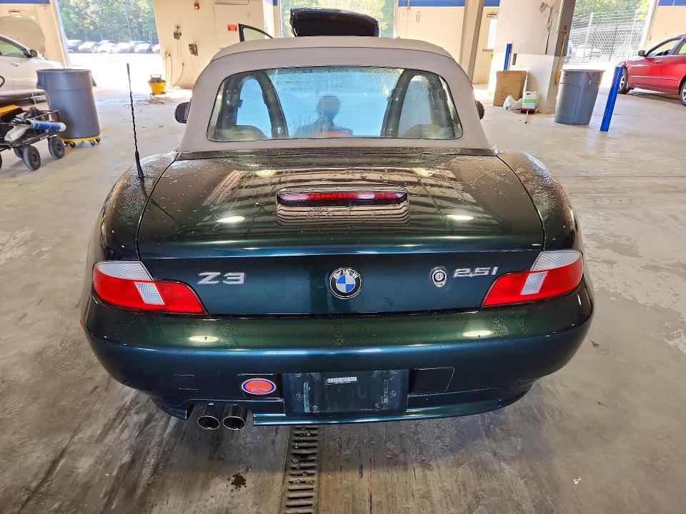 70676756 :رقم المزاد ، WBACN33441LK47680 vin ، 2001 Bmw Z3 مزاد بيع
