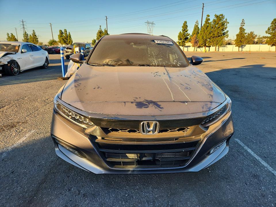 71452786 :رقم المزاد ، 1HGCV1F31LA138507 vin ، 2020 Honda Accord مزاد بيع