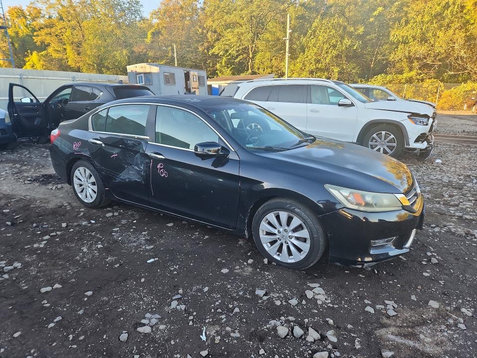 2013 Honda Accord მანქანა იყიდება აუქციონზე, vin: 1HGCR2F82DA114367, აუქციონის ნომერი: 70384106