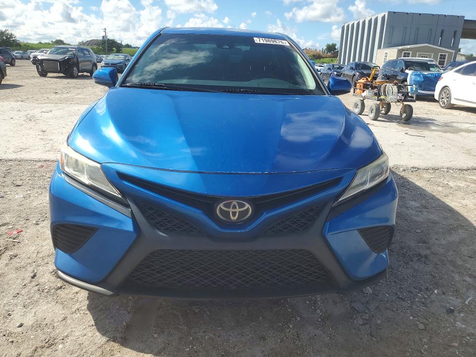 2019 Toyota Camry მანქანა იყიდება აუქციონზე, vin: 4T1B11HK8KU233956, აუქციონის ნომერი: 71989876