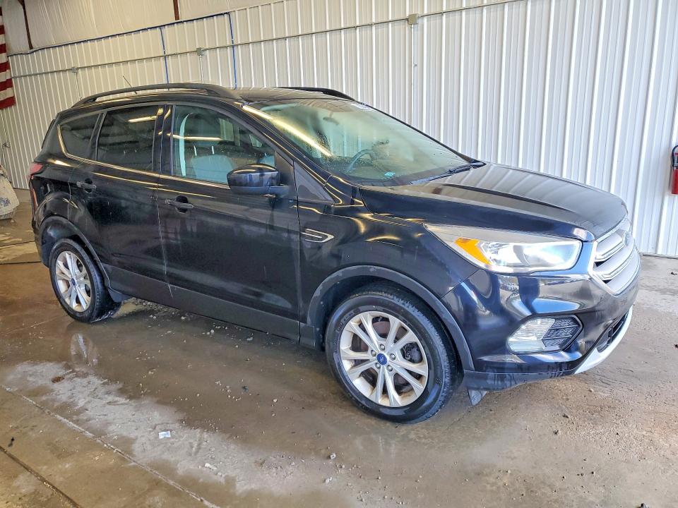 70946466 :رقم المزاد ، 1FMCU9GD7JUC46094 vin ، 2018 Ford Escape مزاد بيع