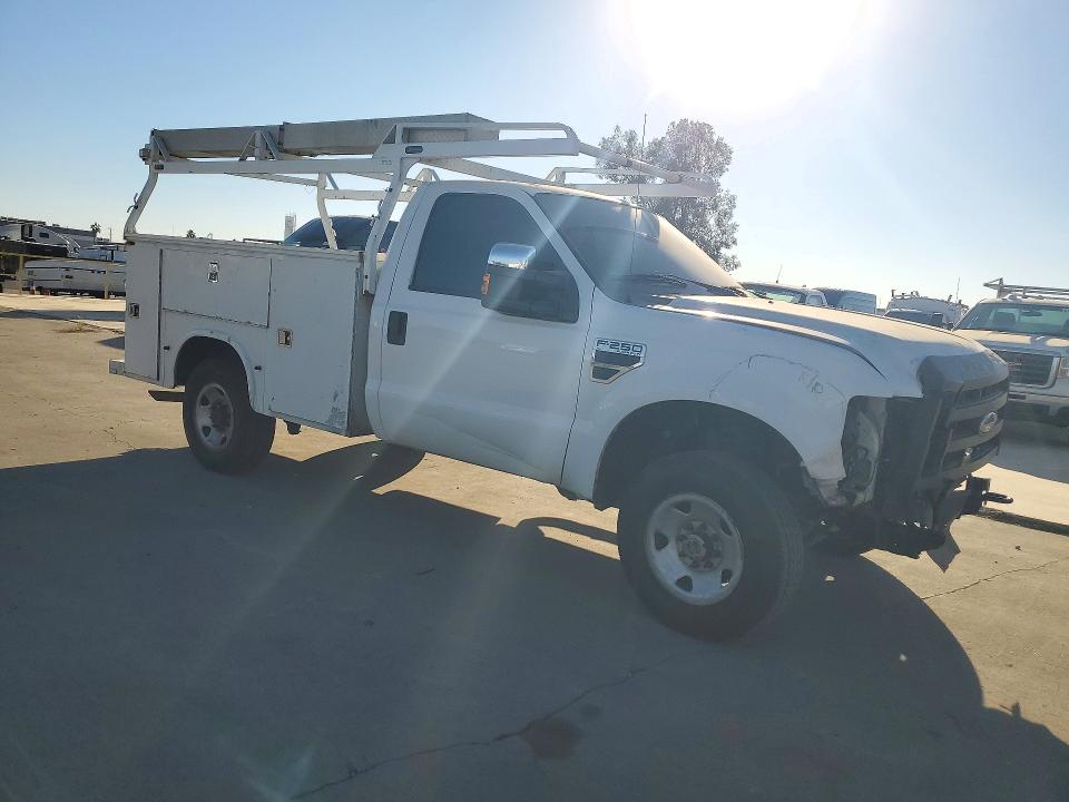 71218976 :رقم المزاد ، 1FDNF215X8ED90741 vin ، 2008 Ford F250 مزاد بيع