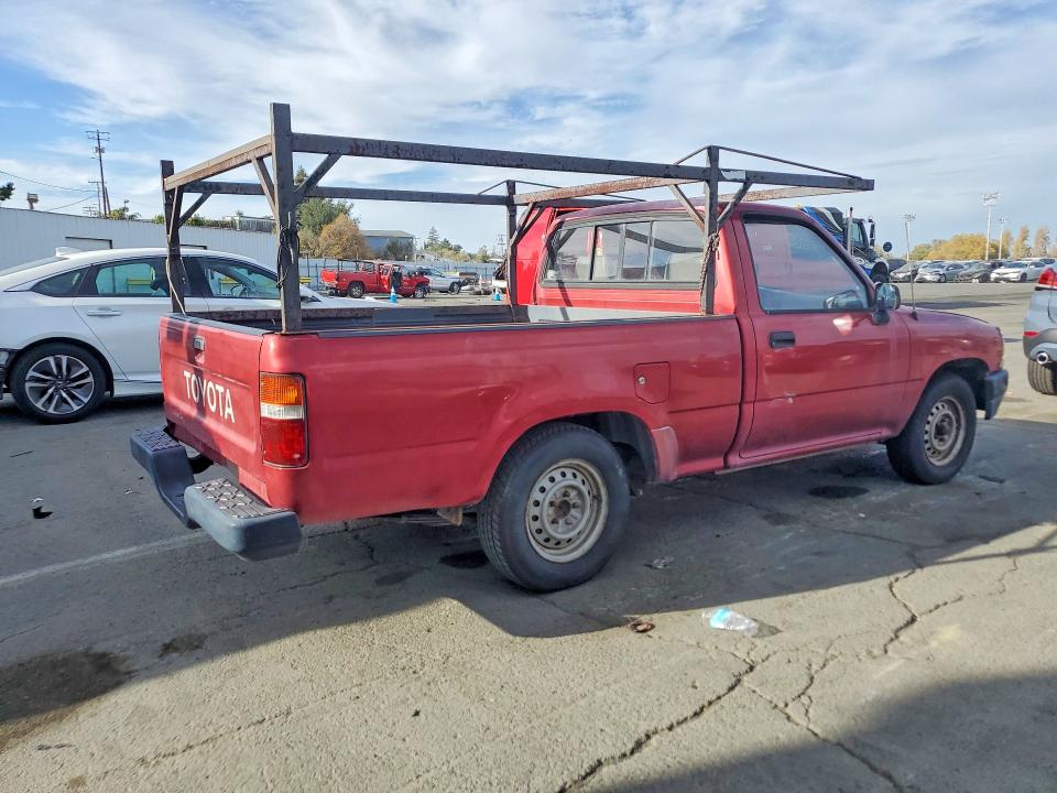 71637046 :رقم المزاد ، 4TARN81A2NZ022529 vin ، 1992 Toyota Pickup مزاد بيع