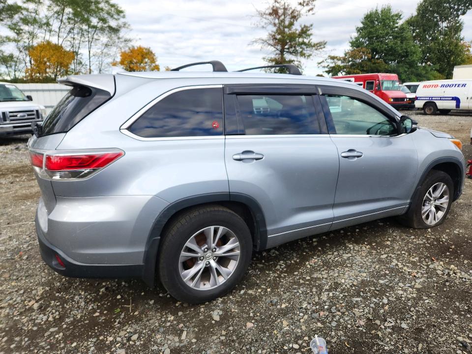 2015 Toyota Highlander მანქანა იყიდება აუქციონზე, vin: 5TDJKRFH6FS086033, აუქციონის ნომერი: 72452136