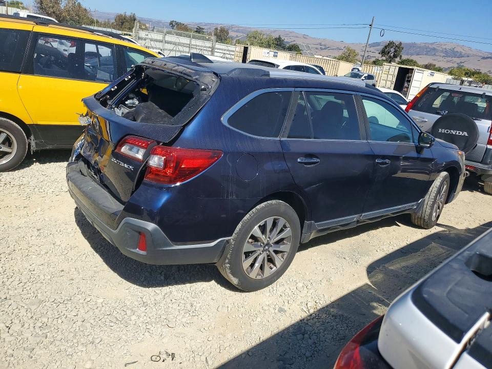 71229726 :رقم المزاد ، 4S4BSATC8J3202577 vin ، 2018 Subaru Outback مزاد بيع
