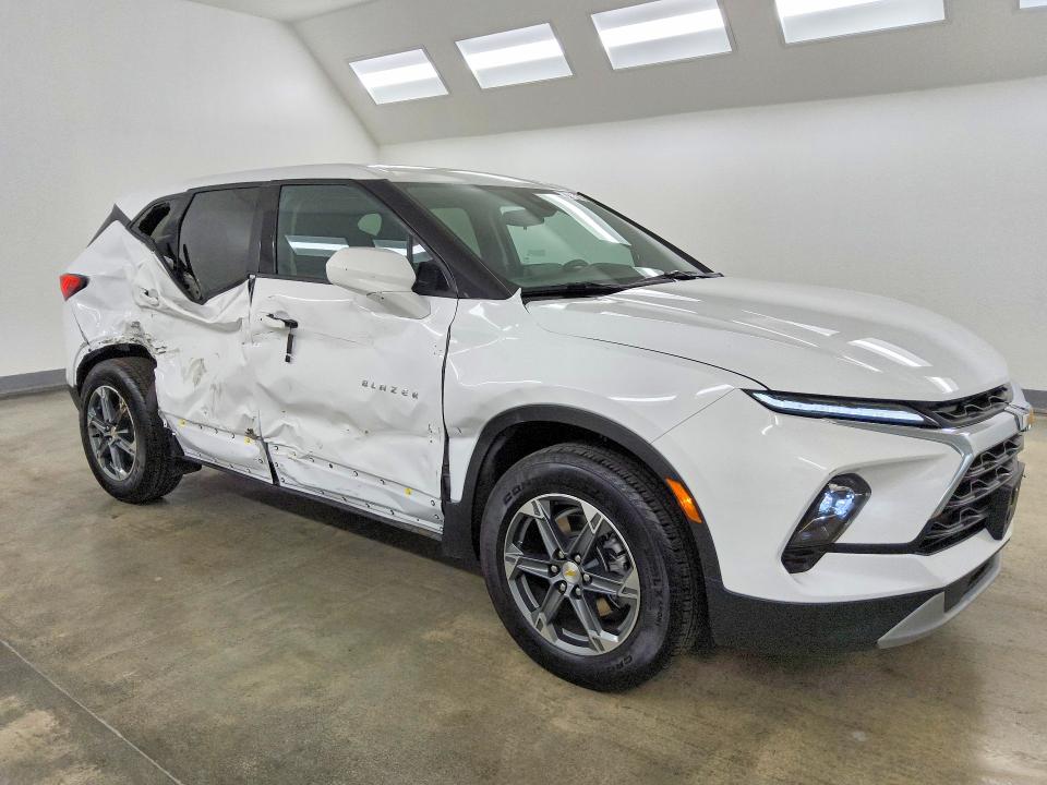 Продажа на аукционе авто 2026 Chevrolet Blazer, vin: 3GNKBCR42TS162422, номер лота: 70926466