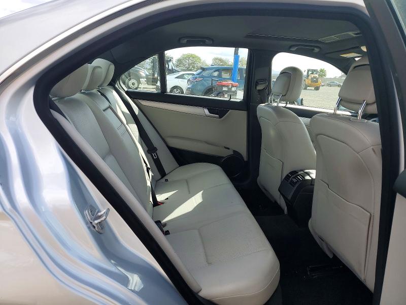 Продаж на аукціоні авто 2012 Mercedes-benz C, vin: WDDGF4HB9CR234072, номер лоту: 72431736