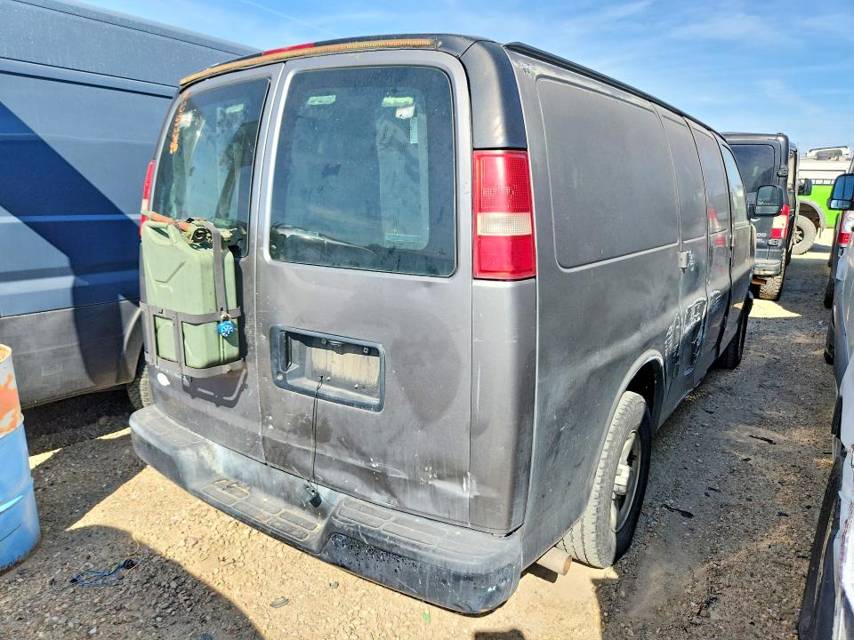 70681146 :رقم المزاد ، 1GCFG154681205500 vin ، 2008 Chevrolet Express مزاد بيع