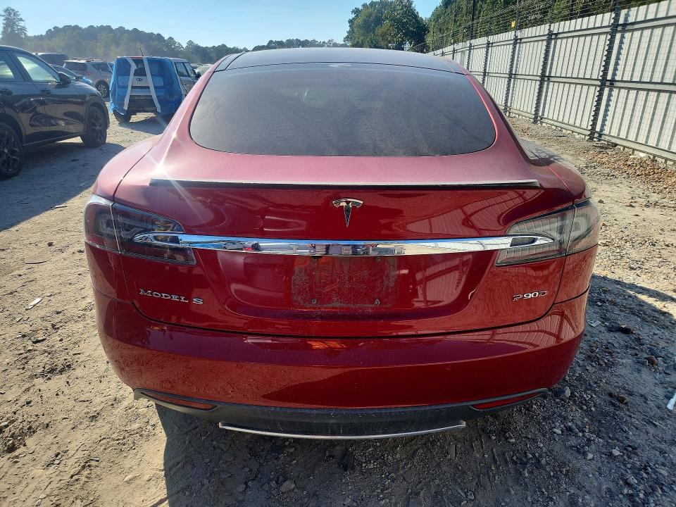 70314796 :رقم المزاد ، 5YJSA1E4XFF113987 vin ، 2015 Tesla Model S مزاد بيع