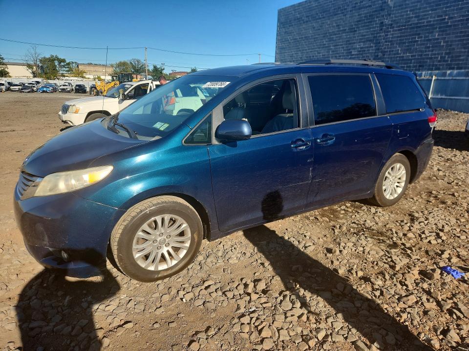 Aukcja sprzedaży 2011 Toyota Sienna, vin: 5TDYK3DC0BS167137, numer aukcji: 72009766