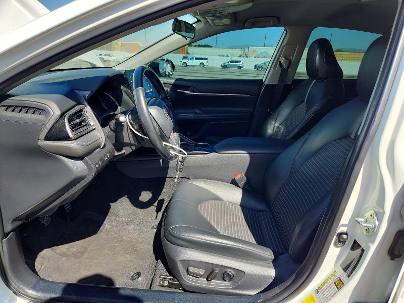 71373336 :رقم المزاد ، 4T1G11AK5NU022198 vin ، 2022 Toyota Camry مزاد بيع