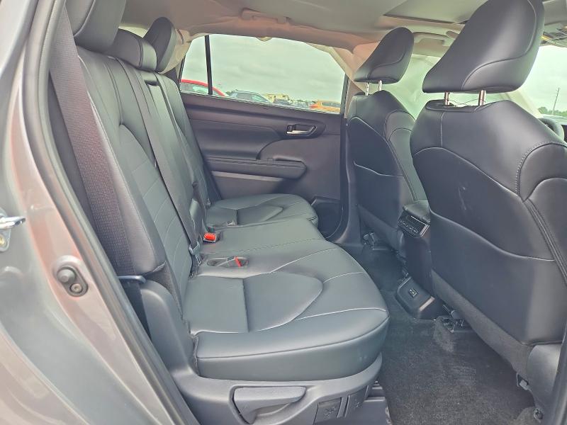 Продажа на аукционе авто 2026 Toyota Highlander, vin: 5TDKDRBHXTS604211, номер лота: 71254136