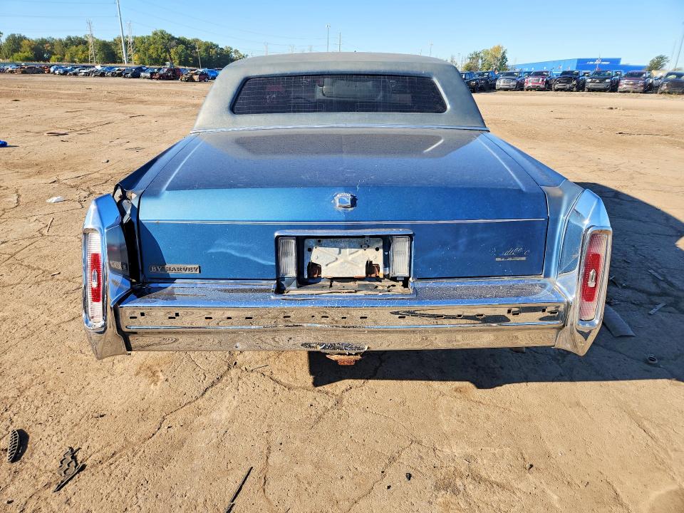71136206 :رقم المزاد ، 1G6DW54E8NR700468 vin ، 1992 Cadillac Brougham مزاد بيع