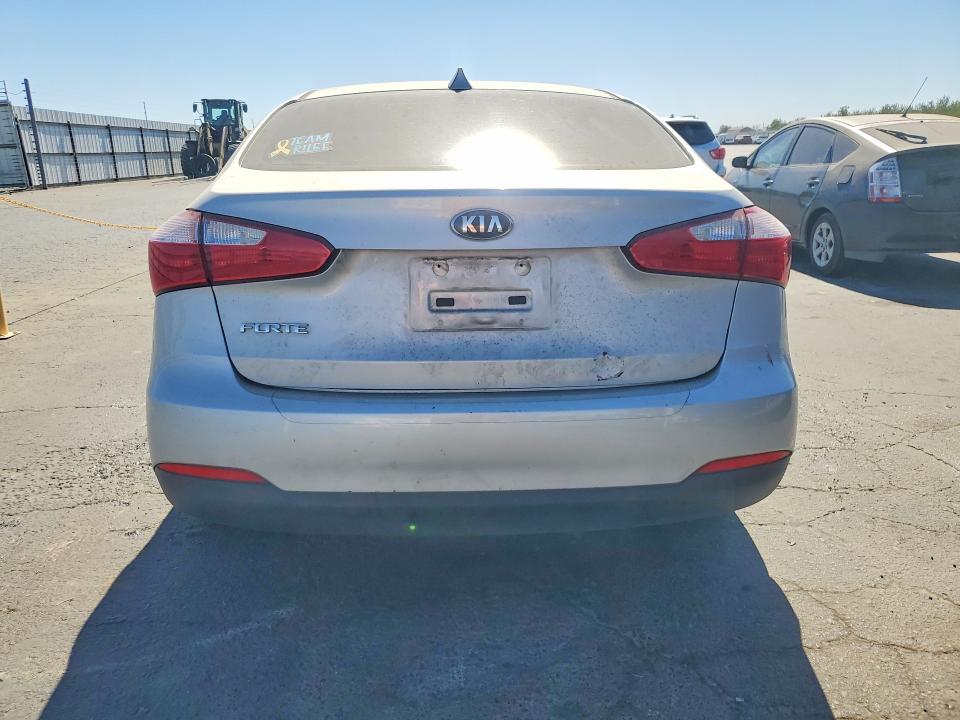 71597526 :رقم المزاد ، KNAFK4A6XG5611887 vin ، 2016 Kia Forte مزاد بيع