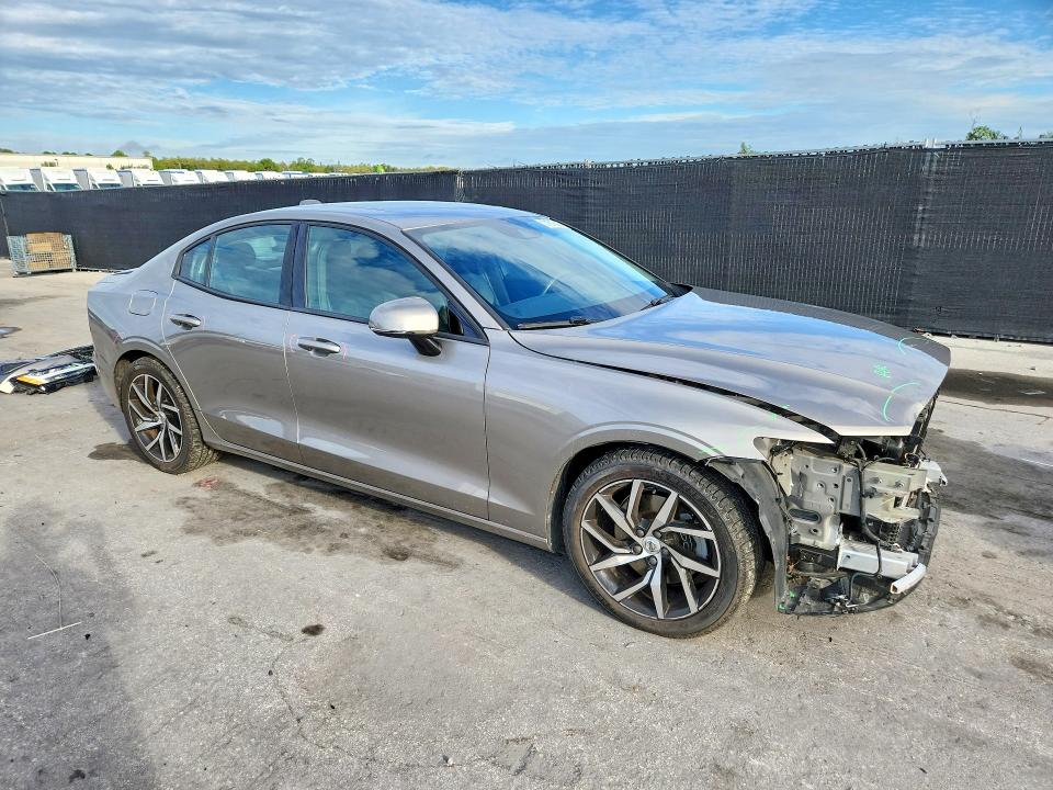 71616006 :رقم المزاد ، 7JR102FK6LG045255 vin ، 2020 Volvo S60 مزاد بيع