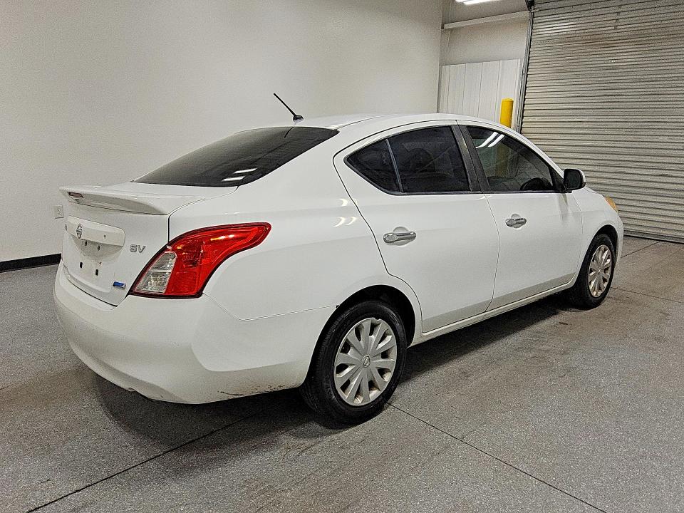 2013 Nissan Versa მანქანა იყიდება აუქციონზე, vin: 3N1CN7AP2DL880987, აუქციონის ნომერი: 71084806