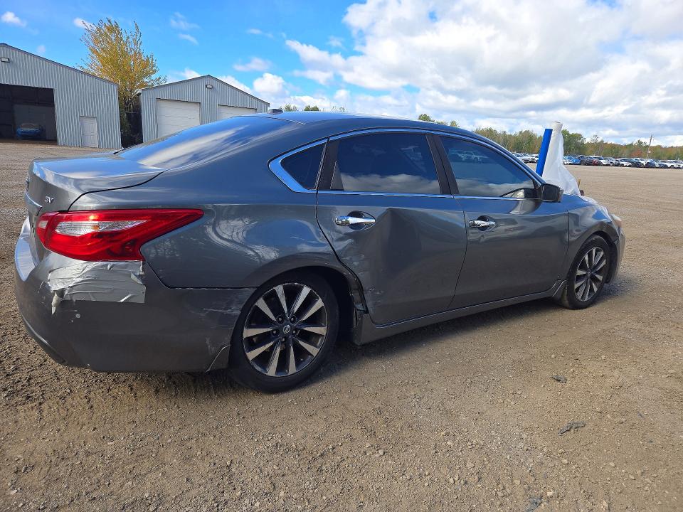 2017 Nissan Altima მანქანა იყიდება აუქციონზე, vin: 1N4AL3AP0HN349415, აუქციონის ნომერი: 71722616