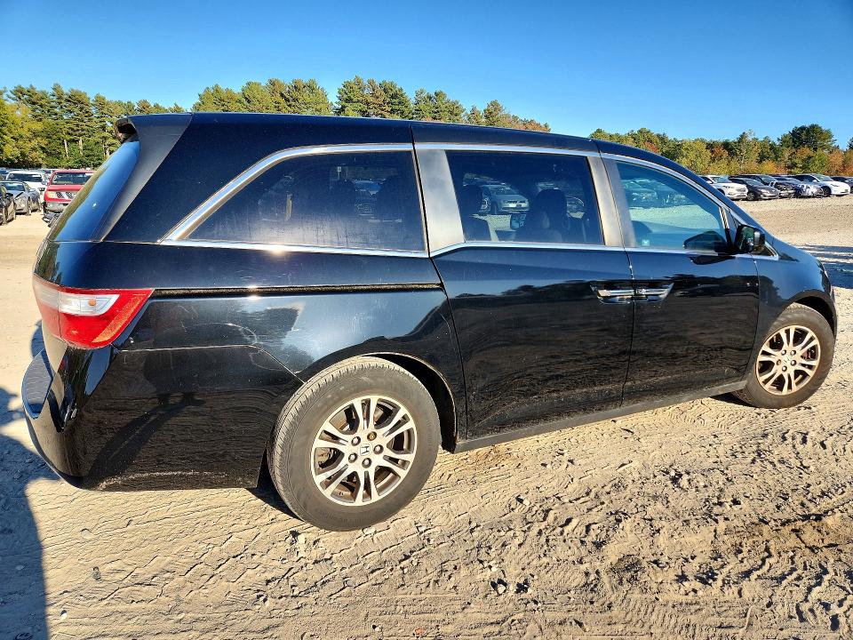 72042586 :رقم المزاد ، 5FNRL5H67BB064383 vin ، 2011 Honda Odyssey مزاد بيع
