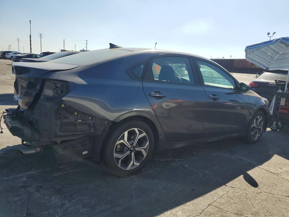 2019 Kia Forte მანქანა იყიდება აუქციონზე, vin: 3KPF24AD5KE138933, აუქციონის ნომერი: 72430256