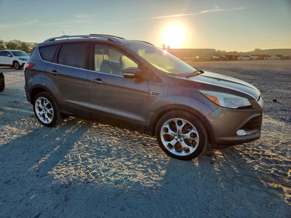 71552856 :رقم المزاد ، 1FMCU0J90EUD51467 vin ، 2014 Ford Escape مزاد بيع
