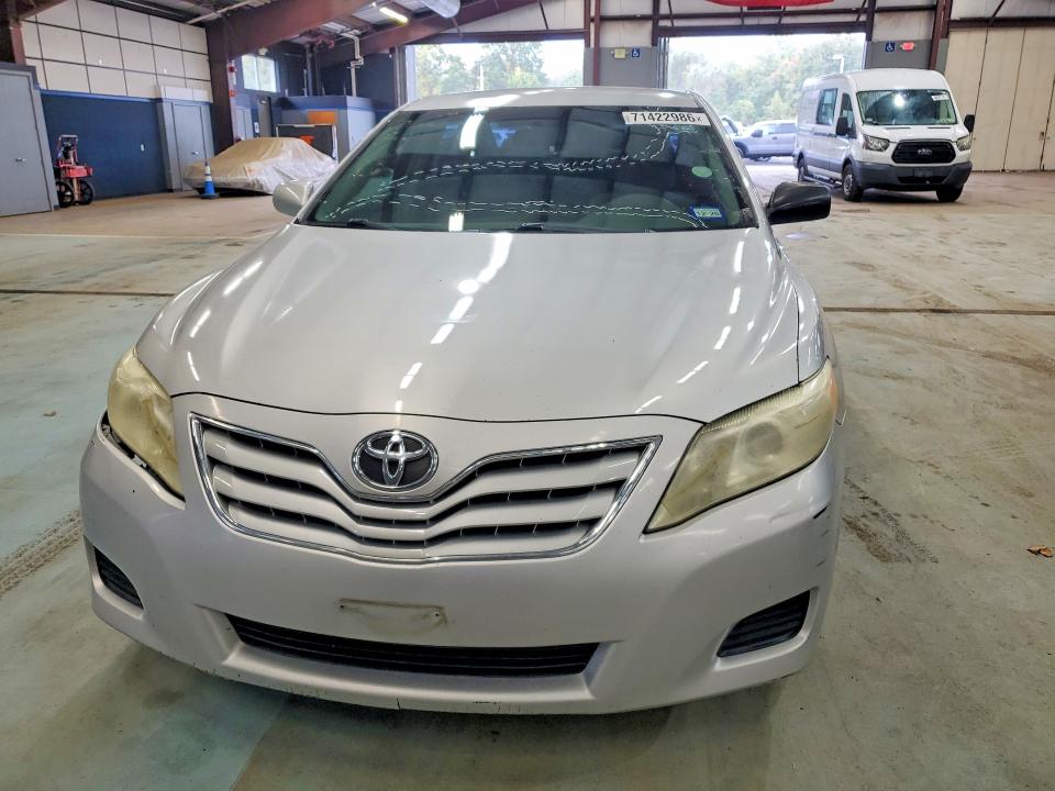 71422986 :رقم المزاد ، 4T1BF3EKXBU137974 vin ، 2011 Toyota Camry مزاد بيع