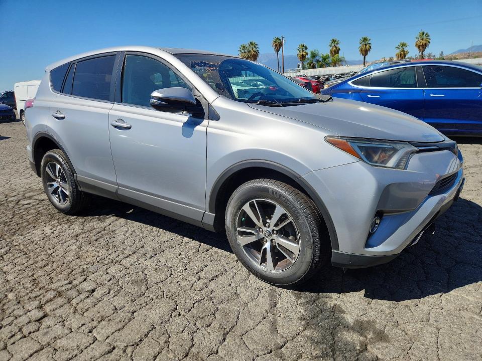 Продаж на аукціоні авто 2018 Toyota Rav4, vin: 2T3WFREV2JW519548, номер лоту: 71256186