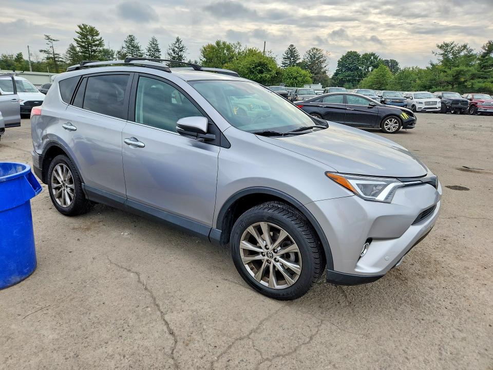 Продаж на аукціоні авто 2017 Toyota Rav4, vin: 2T3DFREV5HW623484, номер лоту: 70910226