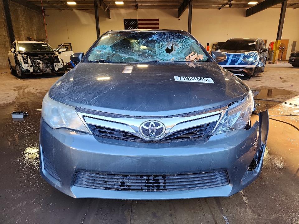 2014 Toyota Camry მანქანა იყიდება აუქციონზე, vin: 4T4BF1FK4ER377485, აუქციონის ნომერი: 71953346