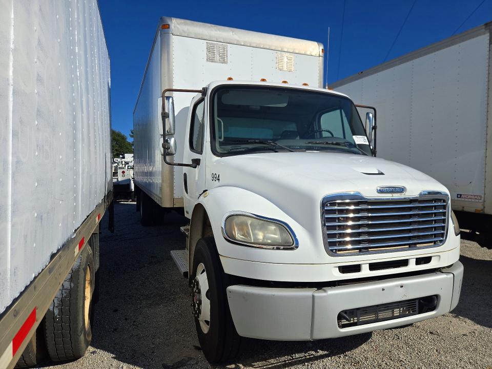 71111286 :رقم المزاد ، 1FVACYBS0ADAR3225 vin ، 2010 Freightliner M2 مزاد بيع