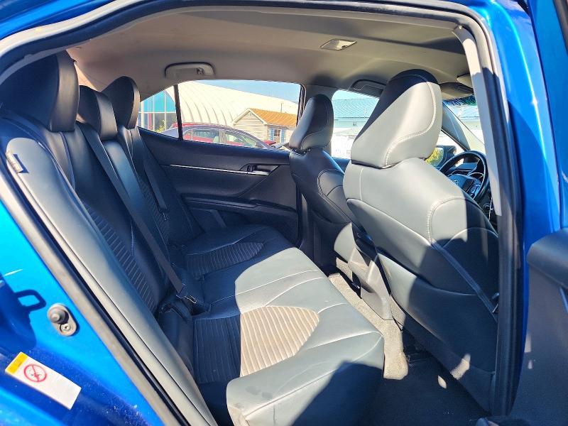 72378326 :رقم المزاد ، 4T1B11HK1KU204900 vin ، 2019 Toyota Camry مزاد بيع