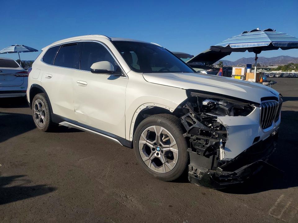 72566996 :رقم المزاد ، WBX73EF09P5V72291 vin ، 2023 Bmw X1 مزاد بيع