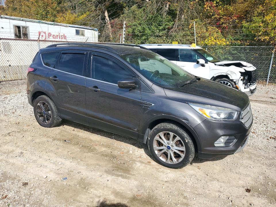 Продажа на аукционе авто 2018 Ford Escape, vin: 1FMCU9GD0JUB81024, номер лота: 72832806