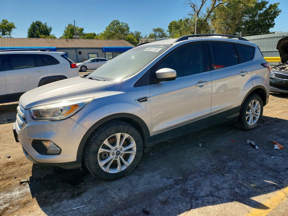 2018 Ford Escape მანქანა იყიდება აუქციონზე, vin: 1FMCU9HD1JUC70454, აუქციონის ნომერი: 68011156