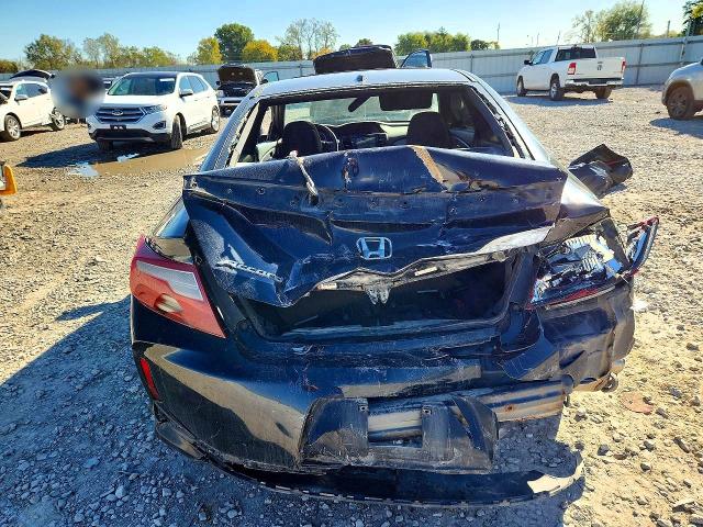 71569886 :رقم المزاد ، 1HGCT1B72HA000836 vin ، 2017 Honda Accord مزاد بيع