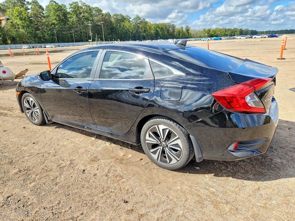 Продажа на аукционе авто 2017 Honda Civic, vin: 19XFC1F3XHE004357, номер лота: 71010506
