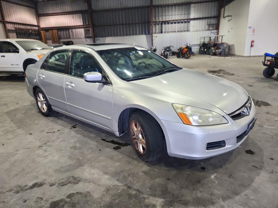 2006 Honda Accord მანქანა იყიდება აუქციონზე, vin: 1HGCM56876A113847, აუქციონის ნომერი: 71957636