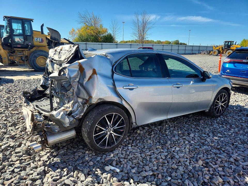 71173636 :رقم المزاد ، 4T1G11AK4MU602279 vin ، 2021 Toyota Camry مزاد بيع