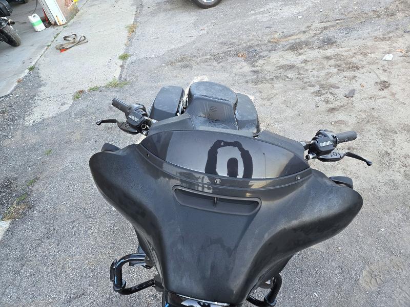 73361136 :رقم المزاد ، 1HD1KRC15JB682501 vin ، 2018 Harley-davidson Flhxs مزاد بيع