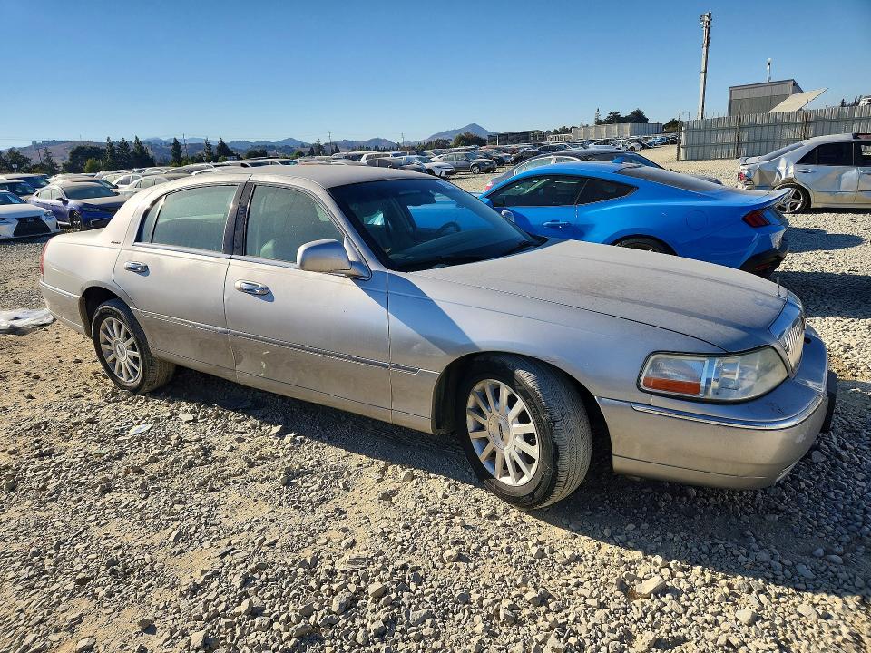 Продажа на аукционе авто 2007 Lincoln Town Car, vin: 1LNHM81W17Y620971, номер лота: 71891706