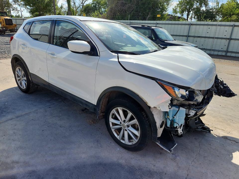 71843076 :رقم المزاد ، JN1BJ1CPXJW185132 vin ، 2018 Nissan Rogue Sport مزاد بيع