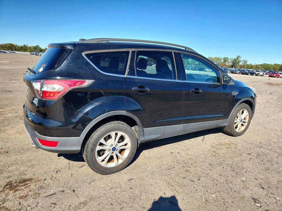 Продажа на аукционе авто 2017 Ford Escape, vin: 1FMCU0GD5HUA59622, номер лота: 73762656