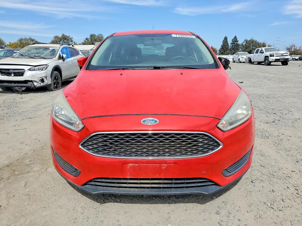 71504676 :رقم المزاد ، 1FADP3K26HL285770 vin ، 2017 Ford Focus مزاد بيع