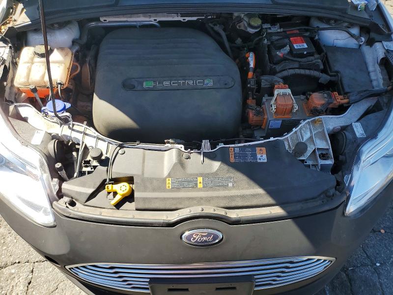 2017 Ford Focus მანქანა იყიდება აუქციონზე, vin: 1FADP3R4XHL325341, აუქციონის ნომერი: 68143906