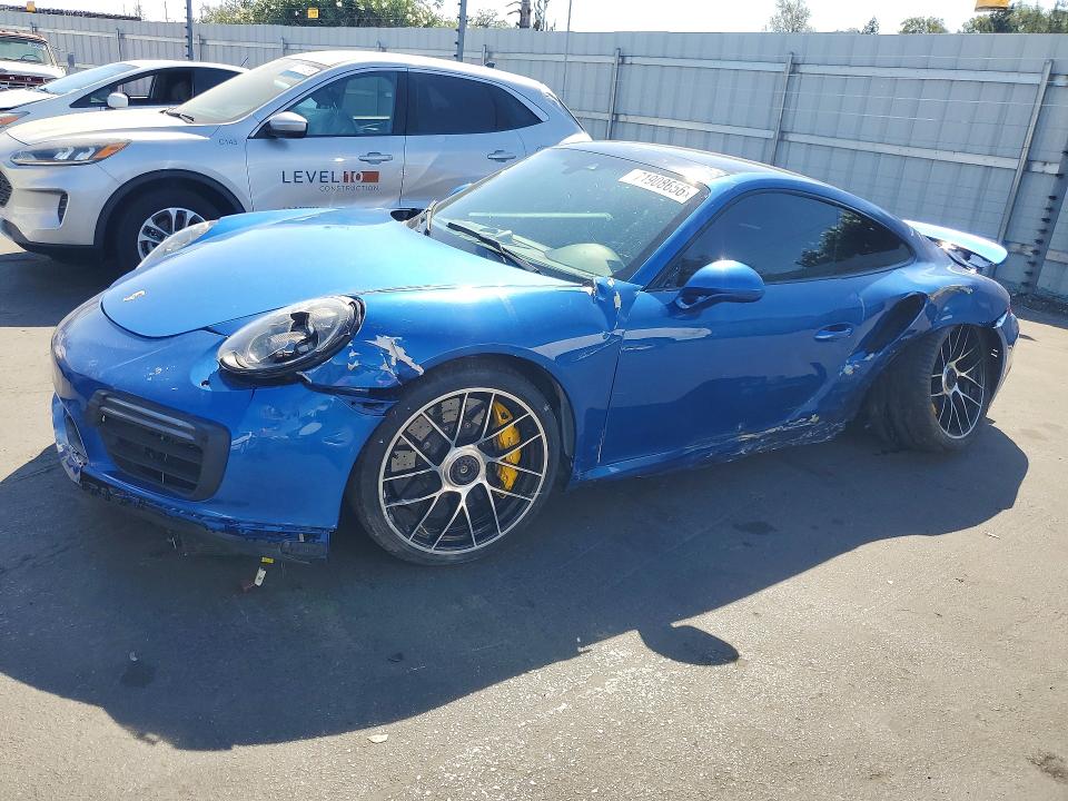 71908656 :رقم المزاد ، WP0AD2A95HS166435 vin ، 2017 Porsche 911 مزاد بيع