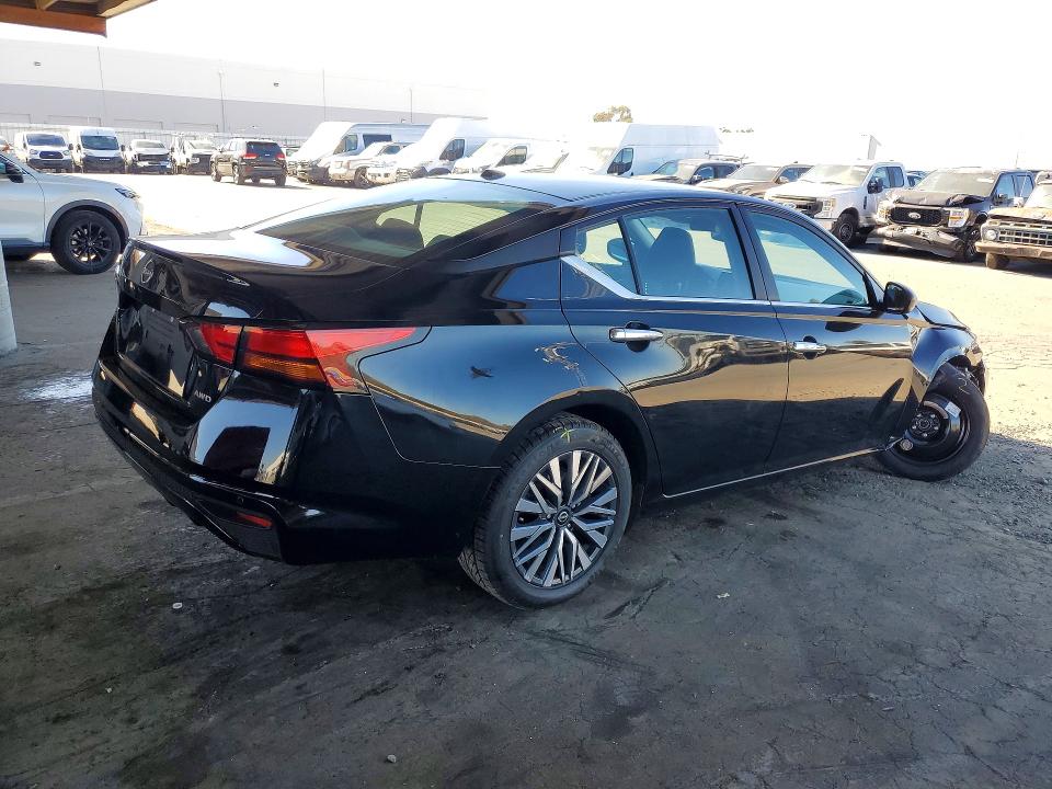 Продажа на аукционе авто 2025 Nissan Altima, vin: 1N4BL4DW8SN412782, номер лота: 72247146