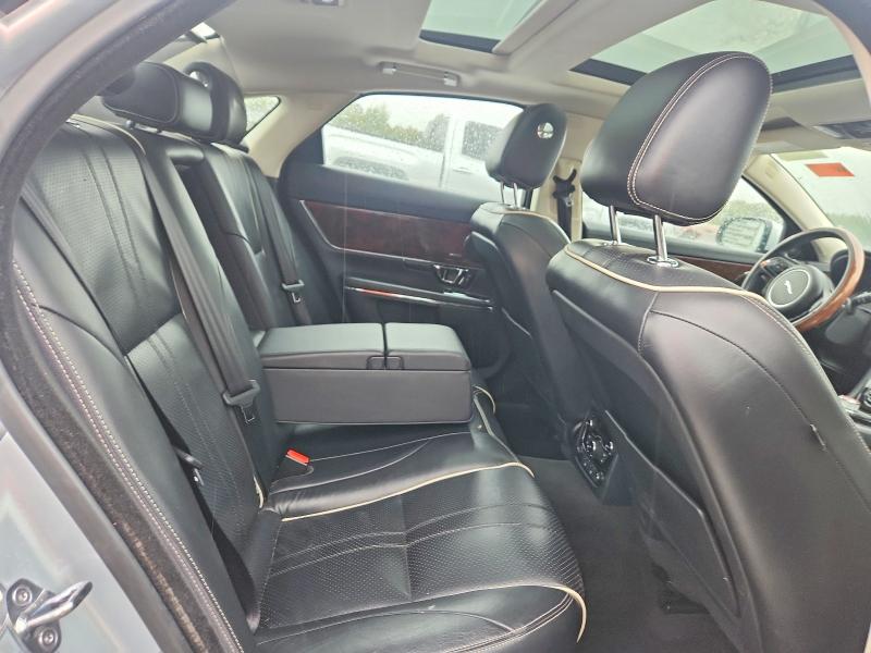 70826636 :رقم المزاد ، SAJWA1C71H8W11014 vin ، 2017 Jaguar Xj مزاد بيع
