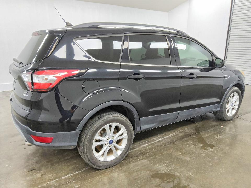 Продажа на аукционе авто 2018 Ford Escape, vin: 1FMCU9GD9JUC40135, номер лота: 57031236