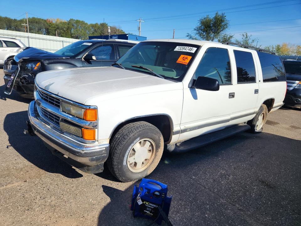 73394746 :رقم المزاد ، 3GNEC16R8XG261267 vin ، 1999 Chevrolet Suburban مزاد بيع